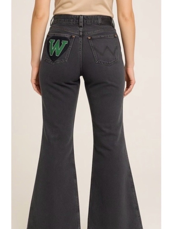 Wrangler Denim - Wrangler Wanderer Black Flare Jeans with Green Back Patch 27x32